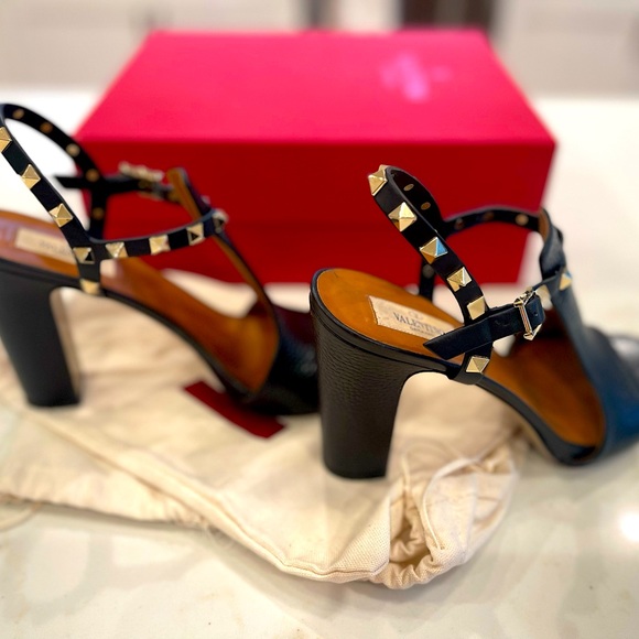 Valentino Rockstud block heel sandals. Size 39. Great condition! - Picture 9 of 12